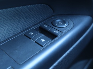 Opel Zafira B 1.9 CDTI ECOTEC 150KM 2006 Opel Zafira 1.9 CDTI, 7 miejsc, HAK, Klima, zdjęcie 14