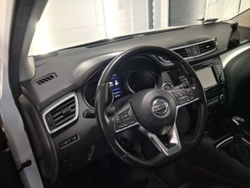Nissan Qashqai II Crossover 1.2 DIG-T 115KM 2017 Nissan Qashqai 1.2 DIG-T, Salon Polska, Navi, zdjęcie 1