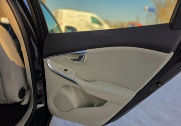 Volvo V40 II Hatchback Facelifting 1.5 T3 152KM 2017 Volvo V40 T3 AUTOMAT 1-Wl Salon Polska 2xOpony 1.5 Benzyna 152KM, zdjęcie 18