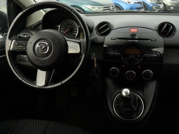 Mazda 2 II Hatchback 5d Facelifting 1.3 MZR 84KM 2014 Mazda 2 1.3 i, Klima, Klimatronic, Parktronic, zdjęcie 6