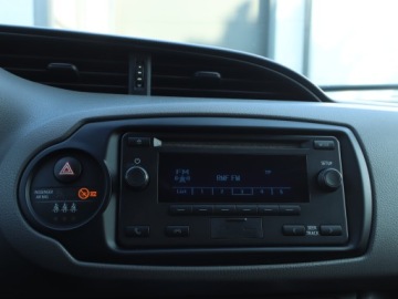 Toyota Yaris III Hatchback 5d Facelifting 2017 1.5 Hybrid 100KM 2020 Toyota Yaris 1.5 Hybrid, Salon Polska, zdjęcie 11