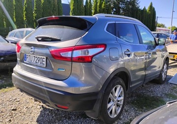Nissan Qashqai II Crossover 1.5 dCi 110KM 2015 Nissan Qashqai 2015r, 1.5 DCI. Uszkodzony lewy przod. Pali. 1.5 Diesel