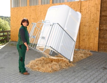 САРАЙ ДЛЯ ТЕЛЯТ KERBL С ЛЕГКИМ ОГРАЖДЕНИЕМ