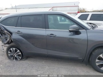 Toyota Highlander III 2023 Toyota Highlander Hybrid XLE, 2023r., 4x4, 2.5L 2.5 Hybryda 243KM, zdjęcie 6