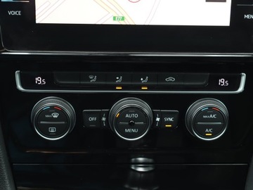 Volkswagen Golf VII Hatchback 5d Facelifting 1.4 TSI 150KM 2017 VW Golf 1.4 TSI, Salon Polska, Navi, Klima, zdjęcie 12