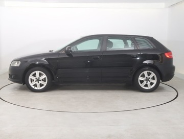 Audi A3 8P Hatchback 3d 1.6 102KM 2009 Audi A3 1.6, Klima,ALU, zdjęcie 2