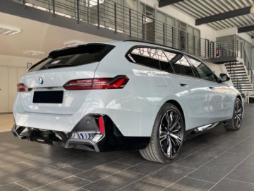 BMW Seria 5 G90-91 Touring 2.0 520d 197KM 2025 Touring 520d xDrive Sport Combi 2.0 (197KM) 2025, zdjęcie 3