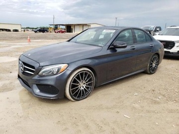Mercedes Klasa C W205 2016 Mercedes-Benz Klasa C Mercedes-Benz C-Class 4dr Sdn C 300 2.0 Benzyna 241KM, zdjęcie 1