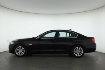 BMW Seria 5 F10-F11 Limuzyna Facelifting 520d 190KM 2015 BMW 5 520d, 187 KM, Xenon, Bi-Xenon, Klima, zdjęcie 2