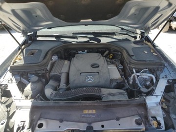 Mercedes GLC C253 2018 Mercedes-Benz GLC 300 4Matic 2018 2.0l 2.0 Benzyna 241KM, zdjęcie 6