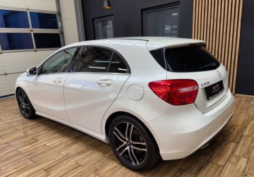 Mercedes Klasa A W176 Hatchback 5d Facelifting 200 156KM 2015 Mercedes-Benz Klasa A 1.6 156 KM gwarancja FABRYCZNY LAKIER bezwypadkow, zdjęcie 9