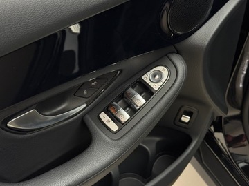 Mercedes GLC C253 SUV Facelifting 2.0 200d 163KM 2019 Mercedes-Benz GLC 200 d 4-Matic / Kamera cofania /, zdjęcie 19