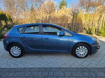 Opel Astra J Hatchback 5d Facelifting 1.6 Twinport ECOTEC 115KM 2015 Opel Astra 1.6 115 KM klima, elektryka, parktronik, zdjęcie 3