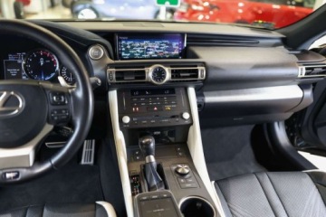 Lexus RC Coupe F Facelifting 5.0 V8 464KM 2020 Lexus RC LEXUS RC F Carbon 5.0 5.0 Benzyna 464KM, zdjęcie 15