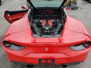 Ferrari 2016 Ferrari 488 Pista 2016 Ferarri 488 GTB 3.9 Benzyna 660KM, zdjęcie 11