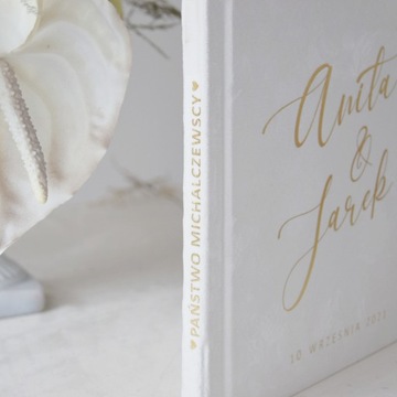 СВАДЕБНАЯ ГОСТЕВАЯ КНИГА, БЕЛАЯ, ЗОЛОТЫЕ БУМАГИ, бархат