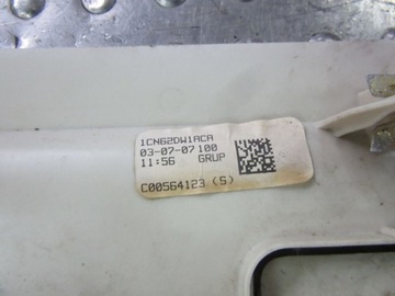 DODGE NITRO 2008 LAMPA OSVĚTLENÍ KABINY