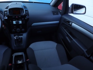 Opel Zafira B 1.9 CDTI ECOTEC 120KM 2010 Opel Zafira 1.9 CDTI, 7 miejsc, Klima, zdjęcie 7