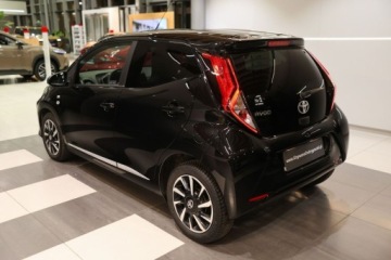 Toyota Aygo II Hatchback 3d Facelifting 1.0 VVT-i 72KM 2021 Toyota Aygo 1.0 VVT-i Black Edition X-shift Benzyna 72KM, zdjęcie 2