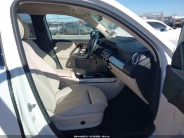 Mercedes GLB 2023 Mercedes-Benz GLB 250 2023 2.0 Benzyna 221KM, zdjęcie 9