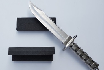 КАМЕННАЯ, БЫЛЬНАЯ, ДВУХСТОРОННЯЯ ТОЧИЛКА ДЛЯ НОЖЕЙ, СПРИНТЕРОВ