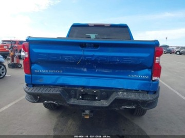 Chevrolet Silverado II 2023 Chevrolet Silverado 1500 Short Bed Custom Trail Boss 2023 5.3 Benzyna 355KM, zdjęcie 4