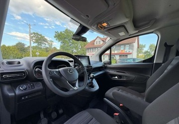 Opel Combo E Kombivan 1.2 Turbo 110KM 2020 Opel Combo Opel Combo 1.2 Turbo StartStop Innovation 1.2 Benzyna 110KM, zdjęcie 12