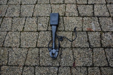 ZAPINKA PASA PRZEDNIEGO AUDI A6 C7 8K0857755F