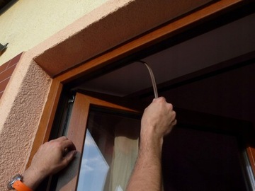 SAMOPRZYLEPNA WYCISZAJĄCA USZCZELKA USZCZELNIENIE DO DRZWI OKIEN TYP D 6M