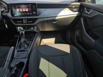 Skoda Kamiq Crossover 1.0 TSI 110KM 2023 Skoda Kamiq Tempomat Aktywny, Podgrzewane Fotele, Kamera Cofania Benzyna, zdjęcie 24