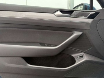 Volkswagen Passat B8 Variant Facelifting 2.0 TDI SCR 200KM 2023 Volkswagen Passat Variant Bussines 2.0TDI 150KM ASO,Dsg,VirtualCocpit,Kame, zdjęcie 11