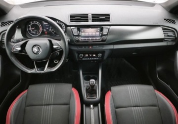 Skoda Fabia III Hatchback Facelifting 1.0 TSI 95KM 2021 Skoda Fabia Monte Carlo Pakiet Comfort, Panorama, Kamera cofania, KESSY, zdjęcie 3