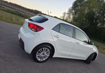 Kia Rio IV Hatchback 5d 1.2 DOHC 84KM 2017 Kia Rio Kia Rio 1.2 Edition 7 1.2 Benzyna 84KM, zdjęcie 4