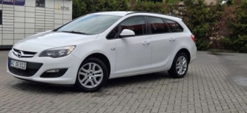 Opel Astra J Sports Tourer Facelifting 1.6 Twinport ECOTEC 115KM 2015 Opel Astra 1,6 115KM Led Klima PdC Import Raty Oplaty 1.6 Benzyna, zdjęcie 3