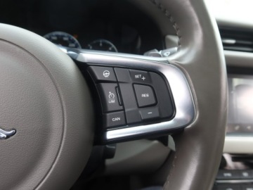 Jaguar XF II Sedan 2.0 i4D 240KM 2017 Jaguar XF 25d AWD, Salon Polska, 237 KM, 4X4, zdjęcie 19