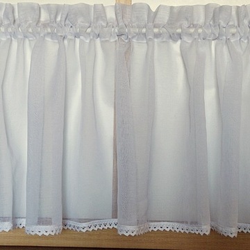 ZAZDROSTKA Z ETAMINY Z KORONKA 40X150