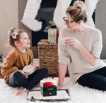 ВЕЧНАЯ РОЗА В КОРОБКЕ ПОДАРОЧНАЯ КОРОБКА НА ЖЕНСКИЙ ДЕНЬ + ОЖЕРЕЛЬЕ