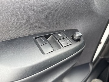 Toyota Yaris IV Hatchback 1.0 VVT-i 72KM 2022 Toyota Yaris 1.0 Comfort IV (2020-) 1.0 Comfort, zdjęcie 19