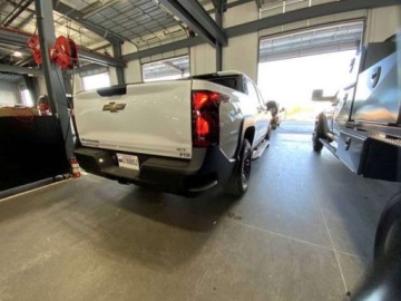 Chevrolet Silverado II 2024 Chevrolet Silverado EV Work Truck Crew Cab Short Bed 4WT 2024 Elektryczny, zdjęcie 1