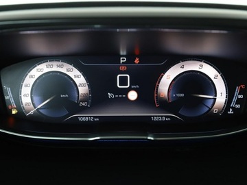 Peugeot 3008 II Crossover 2.0 BlueHDi 180KM 2018 Peugeot 3008 GT 180KM Automat Panorama Navi, zdjęcie 21