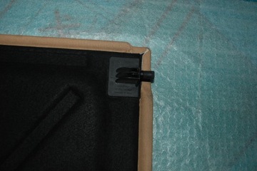 PORSCHE MACAN 95B POLIČKA ZADNÍ KUFRU ORIGINÁLNÍ