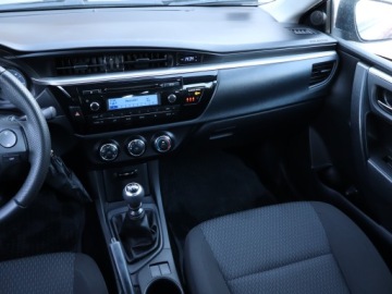 Toyota Corolla X Sedan Facelifting 1.6 Valvematic 132KM 2014 Toyota Corolla 1.6 Valvematic, Salon Polska, zdjęcie 7