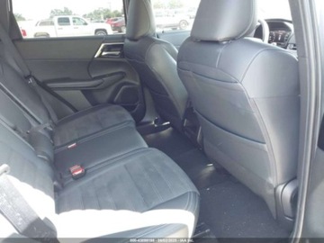 Mitsubishi Outlander III 2024 Mitsubishi Outlander SE 2024 2.5L 2.5 Benzyna 181KM, zdjęcie 12