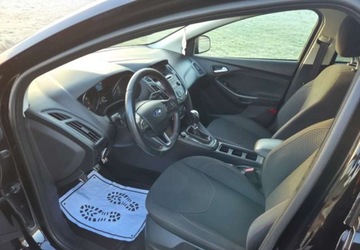 Ford Focus III Sedan Facelifting 1.0 EcoBoost 125KM 2016 Ford Focus Ford Focus 1.0 EcoBoost ST-Line Red ASS Benzyna 125KM, zdjęcie 15