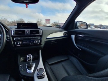 BMW Seria 1 F20-F21 Hatchback 5d Facelifting 2015 120d 190KM 2017 BMW 120 2.0d 190KM X-Drive M-Pakiet Automat FULL LED Skóra Kamera Alu 18", zdjęcie 13