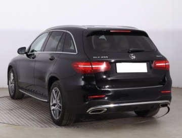 Mercedes GLC C253 SUV 2.0 250 211KM 2019 Mercedes GLC GLC 250 4MATIC, Salon Polska, zdjęcie 3