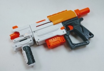 Hasbro Nerf N-strike Recon MK II pistolet