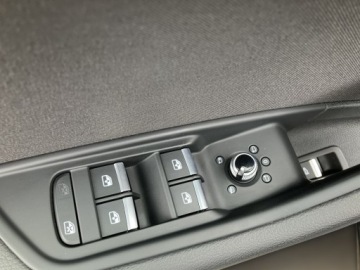 Audi A4 B9 Limousine Facelifting 2.0 35 TFSI 150KM 2022 Audi A4 Limousine 35TFSI S tronic | Reflektory LED, zdjęcie 16