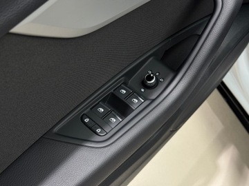 Audi A4 B9 Limousine Facelifting 2.0 35 TFSI 150KM 2023 Audi A4 Limousine 35 TFSI S Line / 1 właściciel /, zdjęcie 19