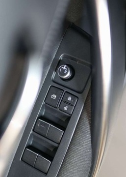 Toyota Corolla XII TS Kombi Facelifting 1.8 Hybrid 140KM 2023 Toyota Corolla 1.8 Hybrid Comfort 1.8 Hybryda 140KM, zdjęcie 24